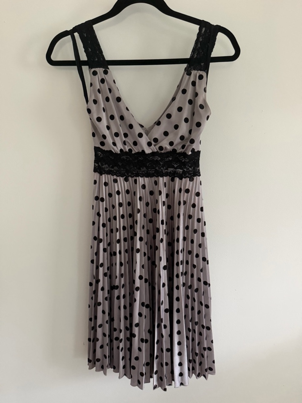 Polka Dot V-Neck Midi Dress with Lace Waist in Light Grey and Black